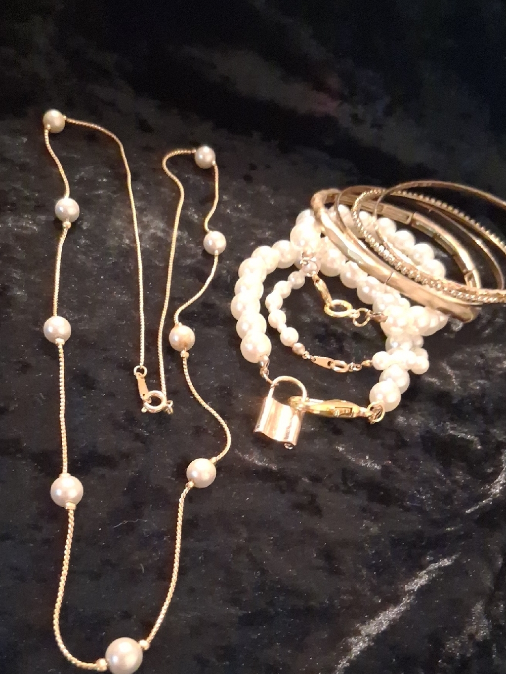 Peal Beaded Necklace And Bracelets Set